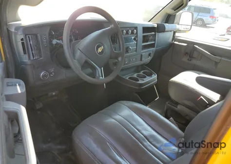 2019 Chevrolet Express G2500 z USA, uszkodzony, nr VIN 1GCWGAFP8K1337660